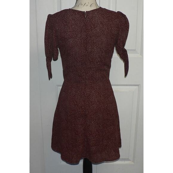 Blu Pepper Women's Puff Tie Sleeve V-Neck Minidress in Micro Dot Chestnut SM $59 - Picture 3 of 3